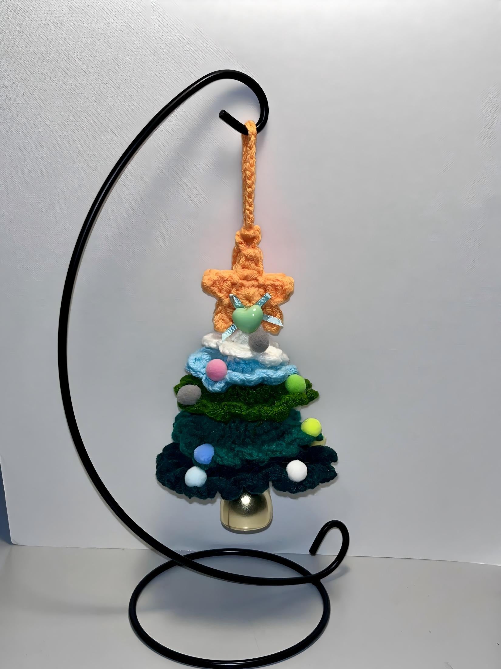 Knitted Christmas tree