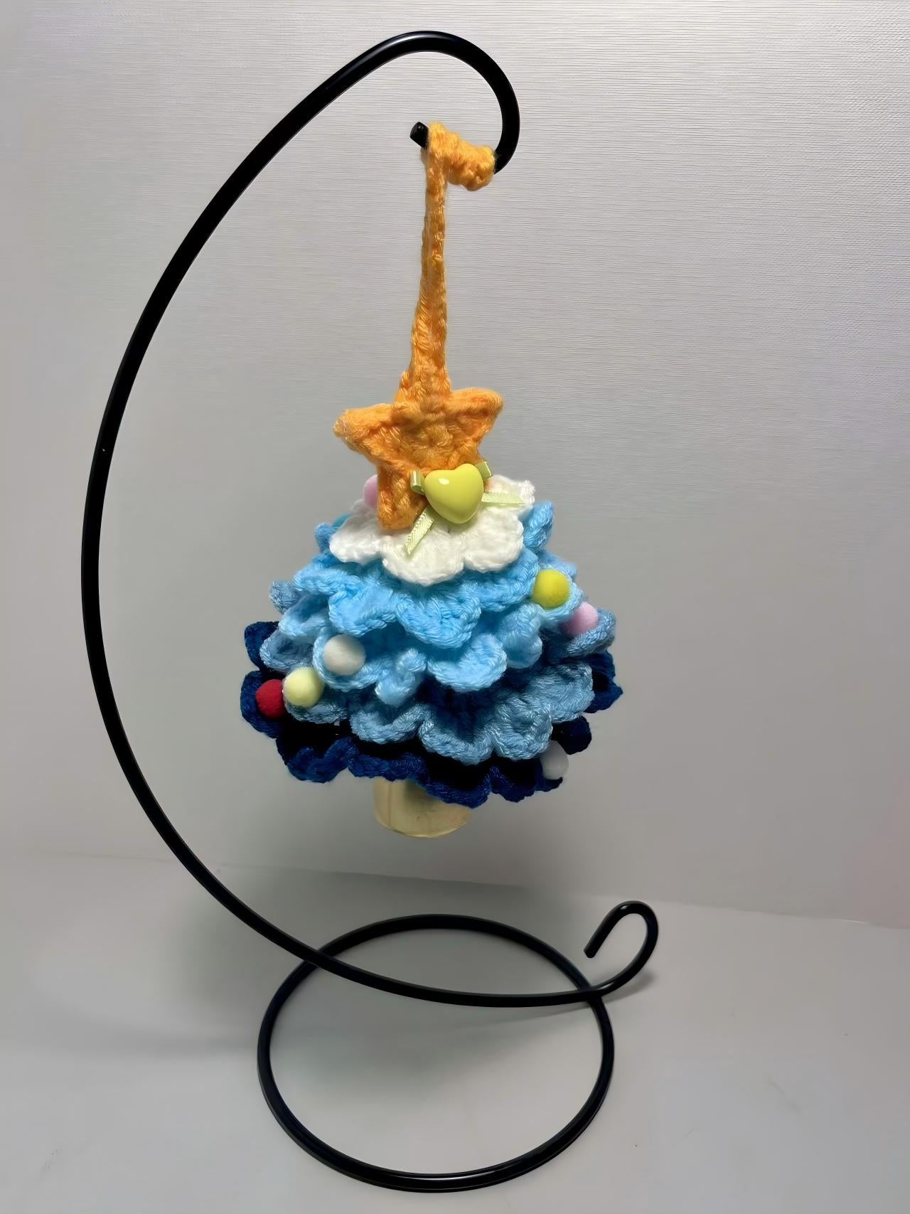 Knitted Christmas tree